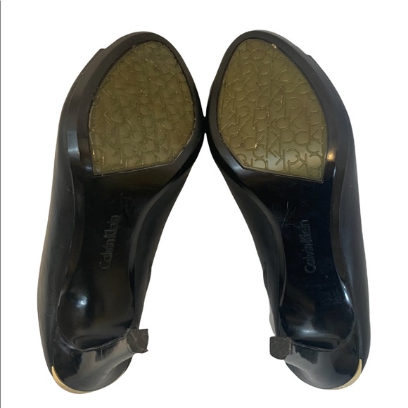- Calvin Klein slip on leather heals. - Picture 13 of 14